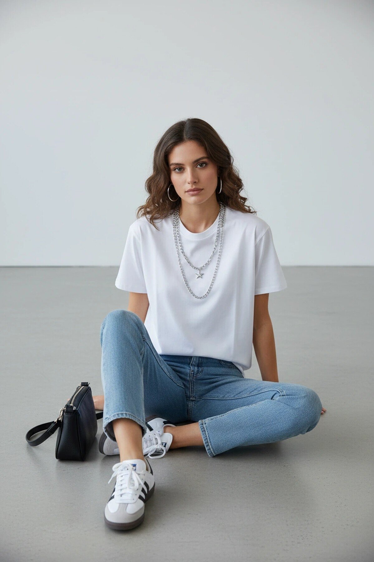 2586 Kolye Detay Tshirt Ekru
