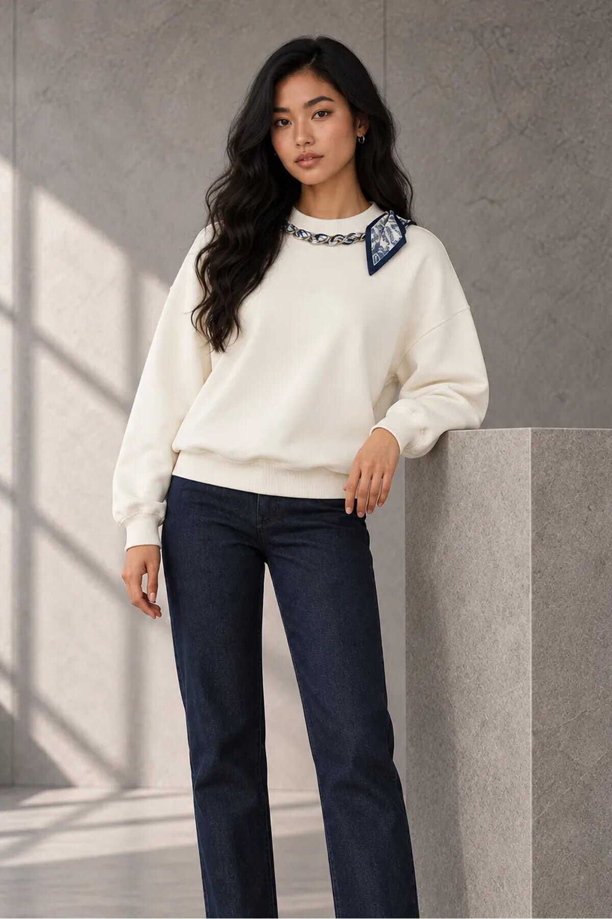 2771 Yakası Fularlı Sweat Ekru