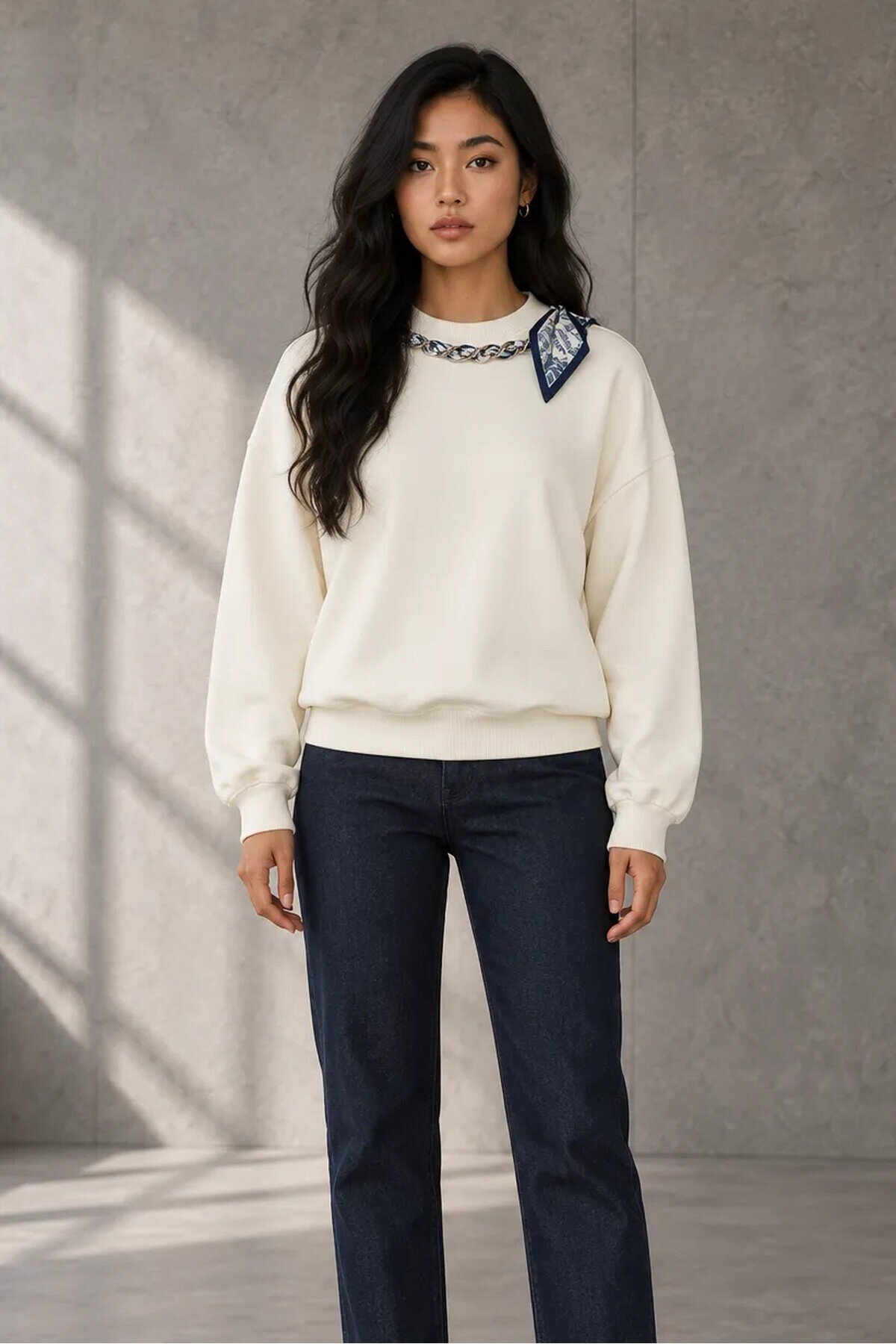 2771 Yakası Fularlı Sweat Ekru